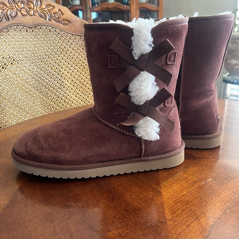 Koolaburra Cream Shearling Lined Boots - Picture 3 of 12